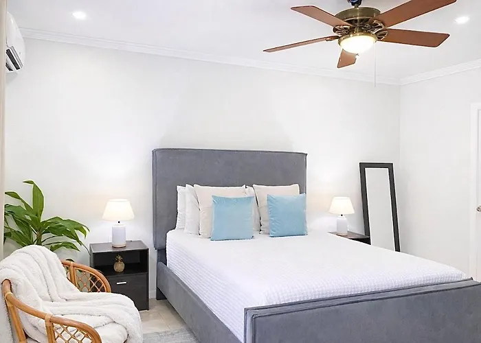 Paradise Sunsets - Entire Gated & Parking * Montego Bay