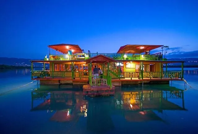Paradise Sunsets - Entire Gated & Parking Appartement