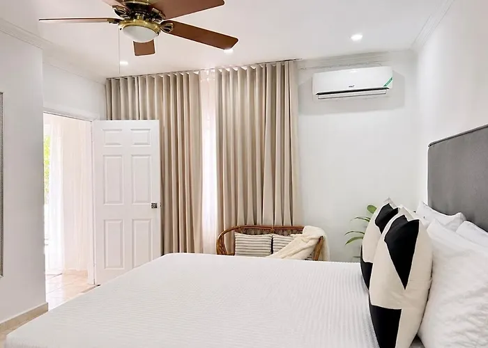 Paradise Sunsets - Entire Gated & Parking Appartement